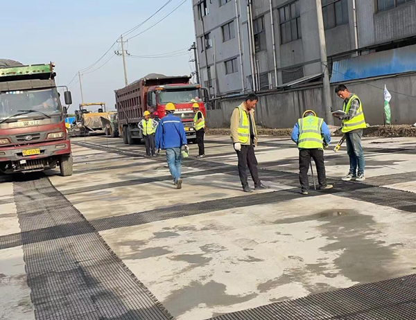 淇县老材料的新故事：玻璃纤维土工格栅如何在‘白改黑’浪潮中重获新生？